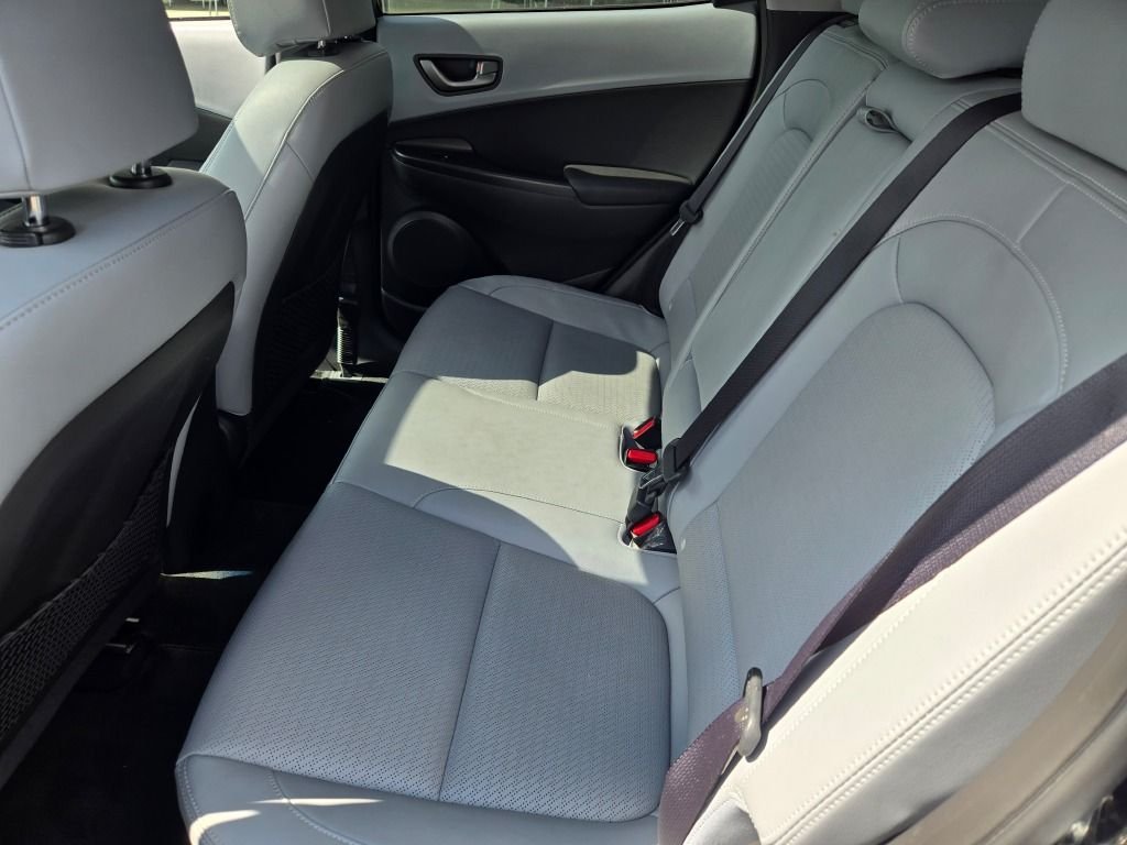 Used 2021 Ultra Black Hyundai Limited image 15