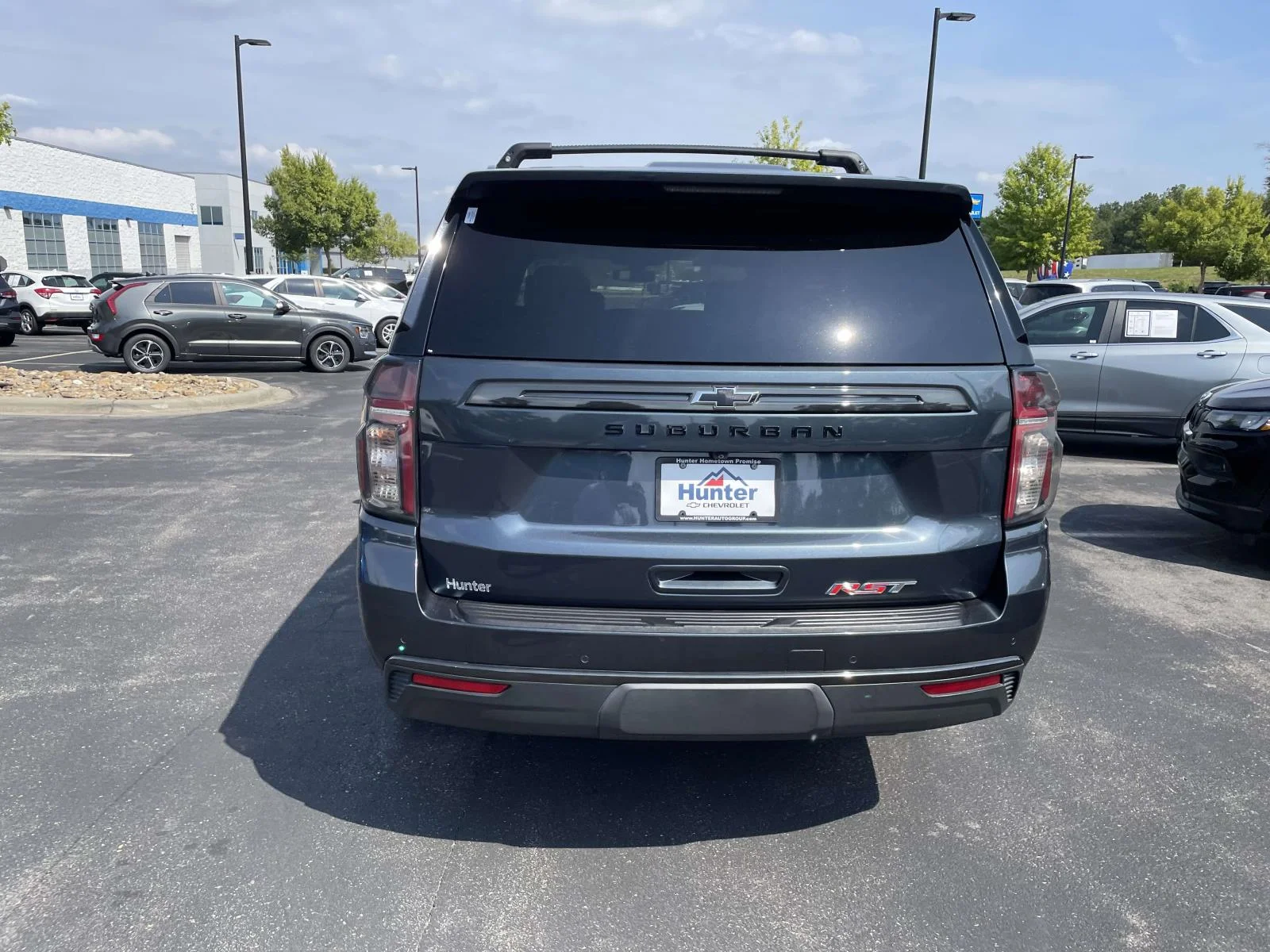 2021 Chevrolet Suburban RST - Photo 5