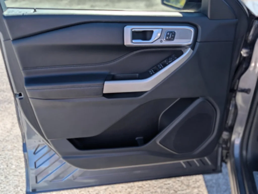 Used 2022 Gray Ford Limited image 13