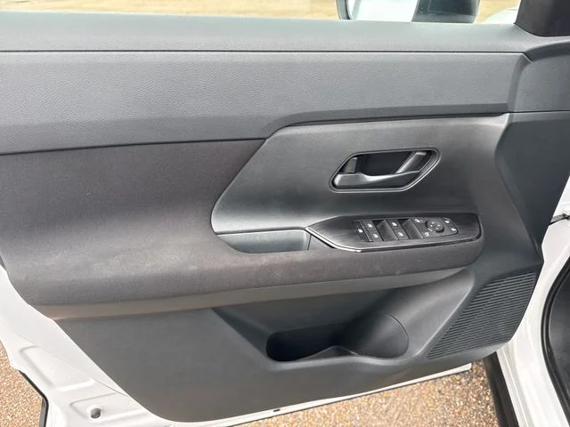 Used 2025 White Nissan S image 11