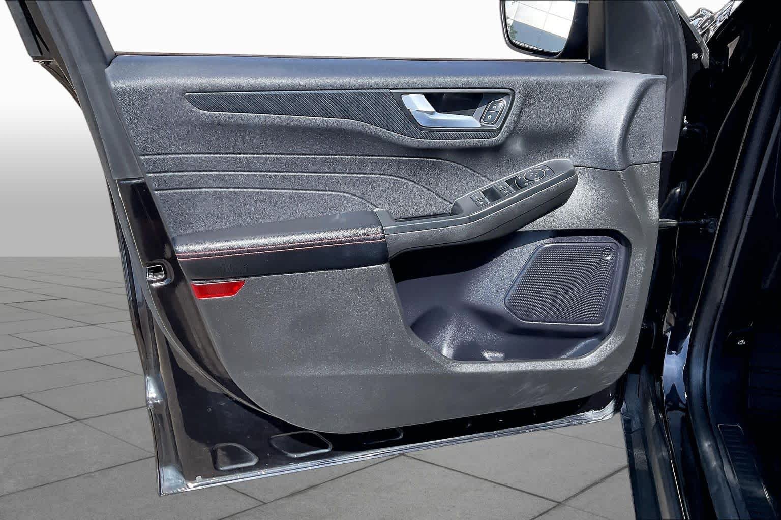 Used 2024 Agate Black Metallic Ford ST-Line image 20