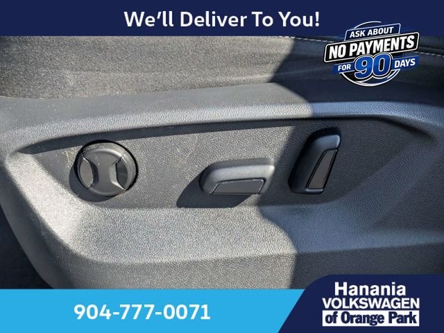 Used 2018 Black Volkswagen 2.0T SE w/Technology image 21