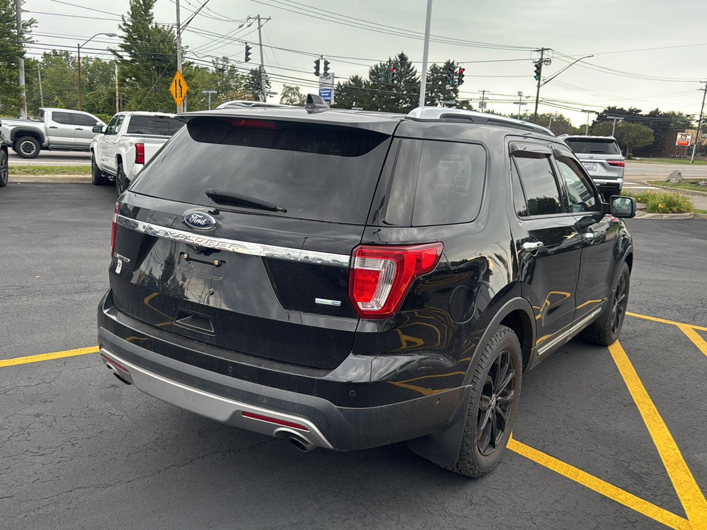 Used 2017 Shadow Black Ford Limited image 6