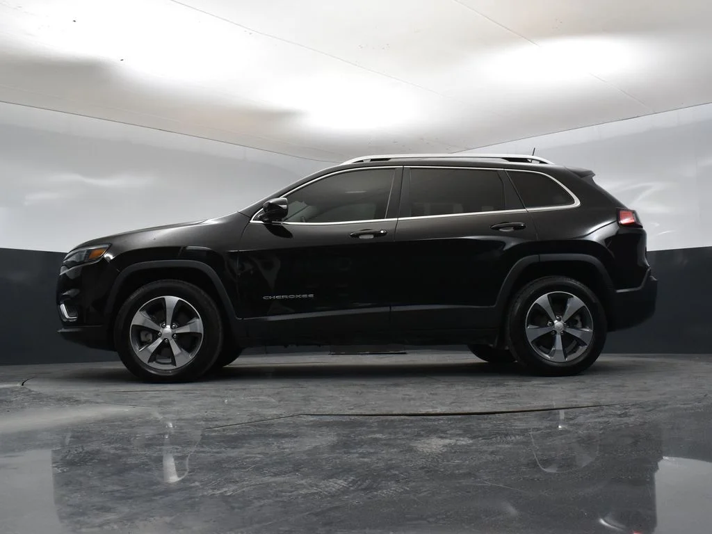 Used 2019 Black Jeep Limited image 30