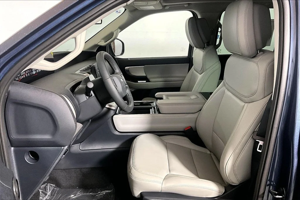 New 2027 Nocturnal Blue Metallic Ford MAX Active image 9