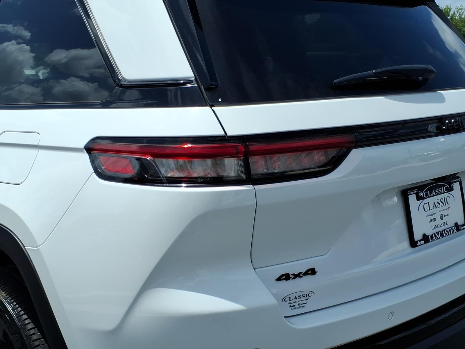 Used 2024 Bright White Clearcoat Jeep Altitude X image 17