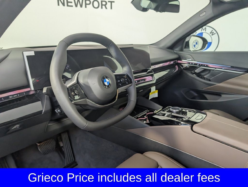 Used 2027 Black BMW 530i xDrive image 11