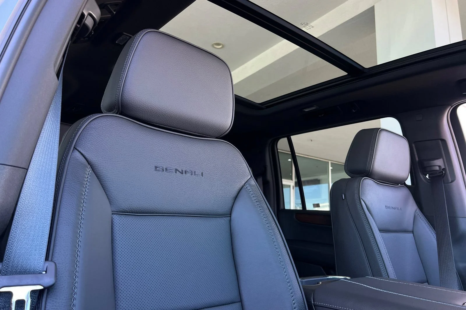 2026 GMC Yukon XL Denali - Photo 16