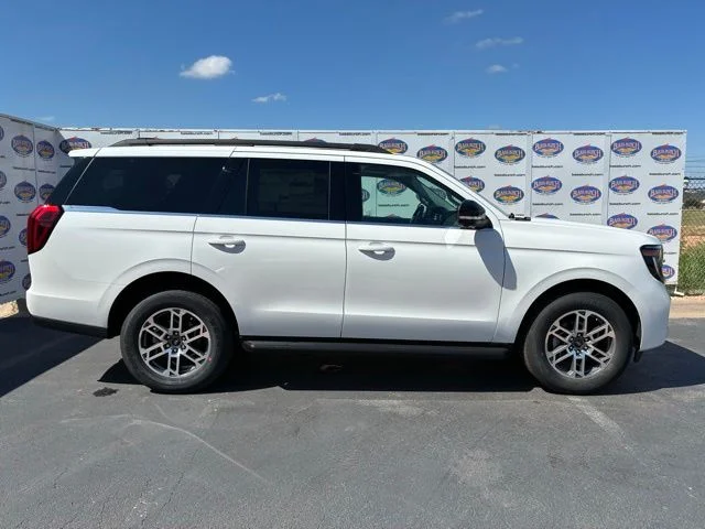 2026 Ford Expedition Active's photo