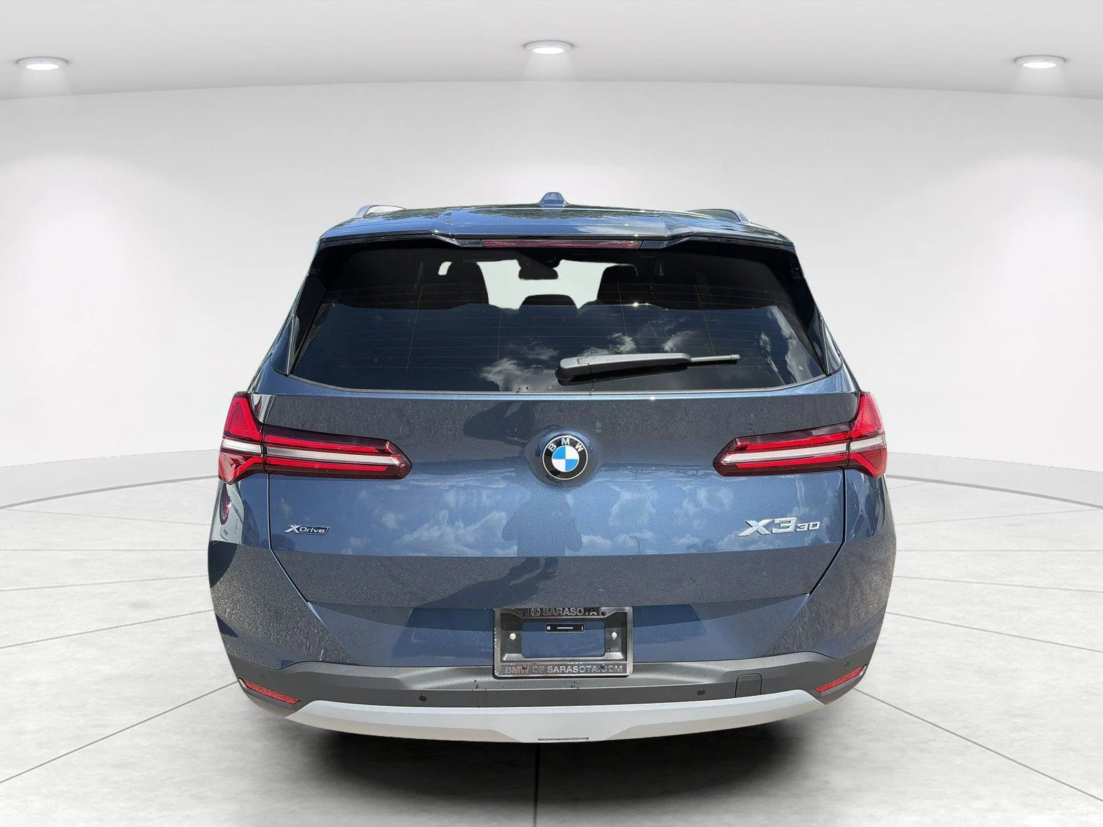 New 2026 Arctic Race Blue metallic BMW 30 xDrive image 5