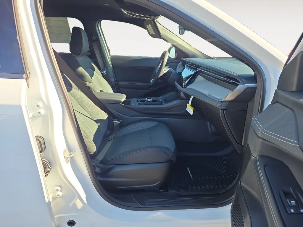 New 2026 Bright White Clearcoat Jeep Laredo image 10