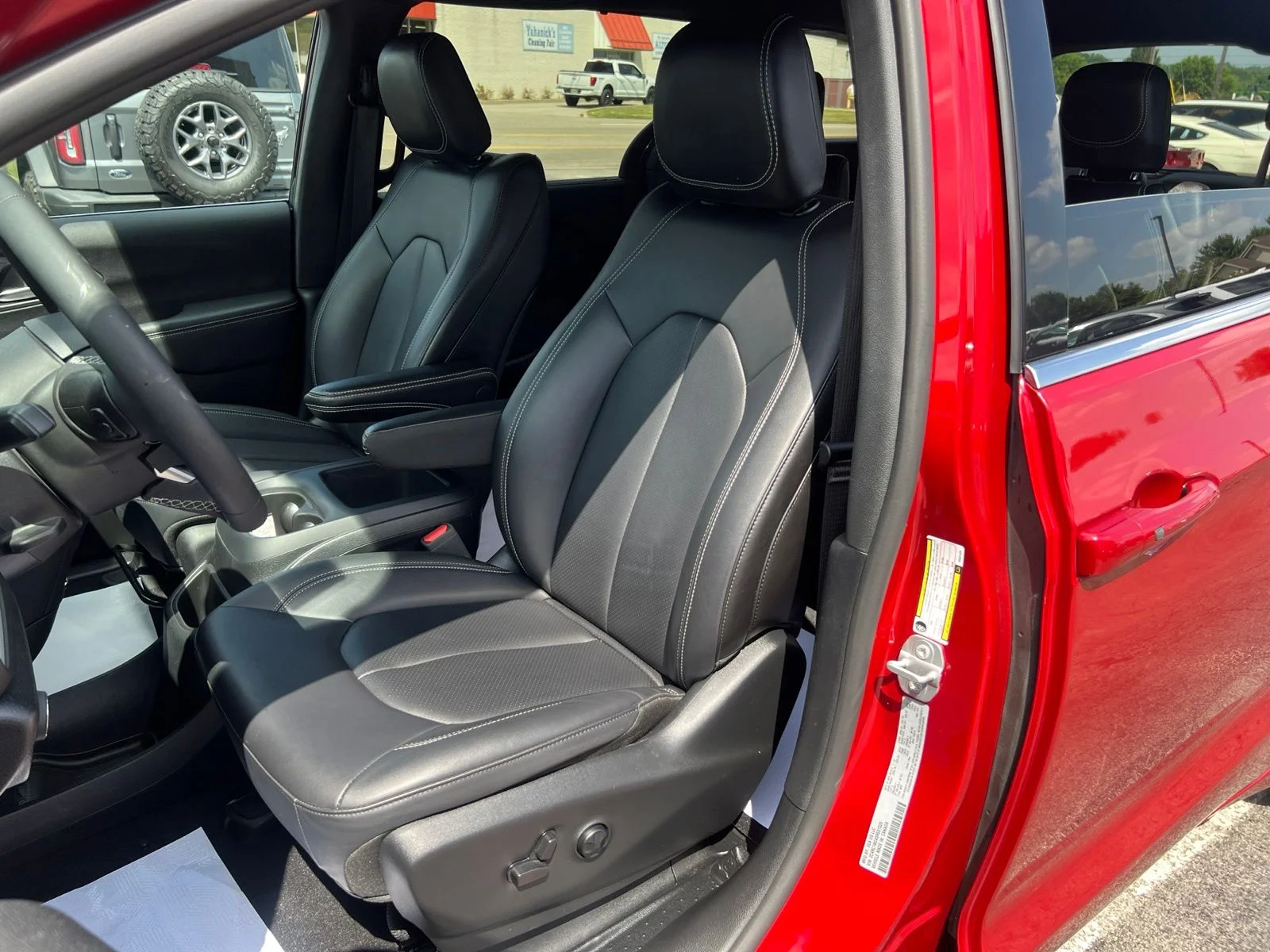 Used 2025 Red Chrysler Select image 23