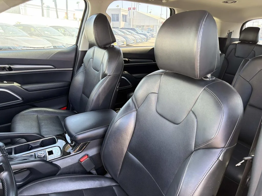 Used 2022 GRAVITY GREY Kia S image 26