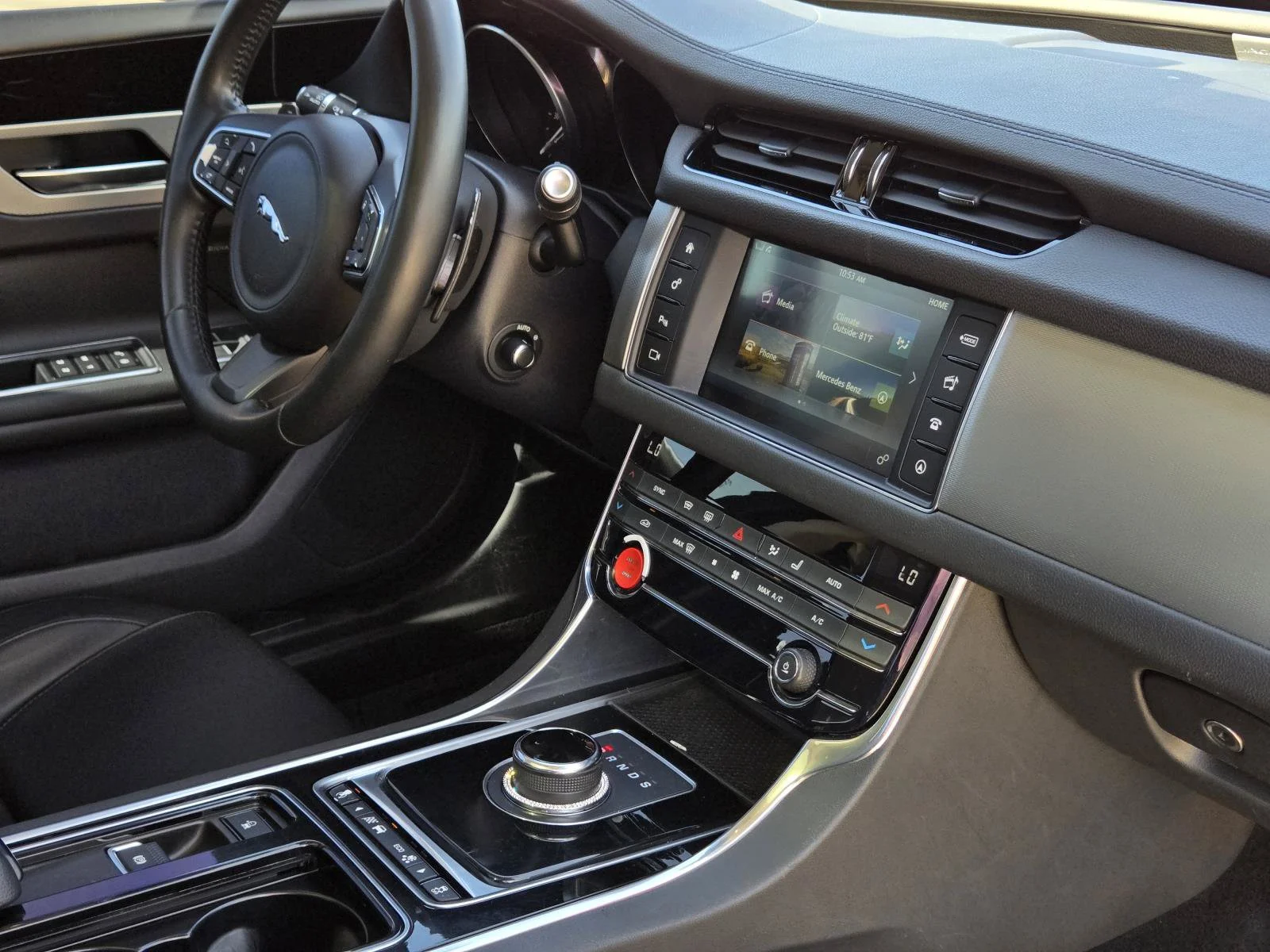 Used 2017  Jaguar 35t Premium image 41