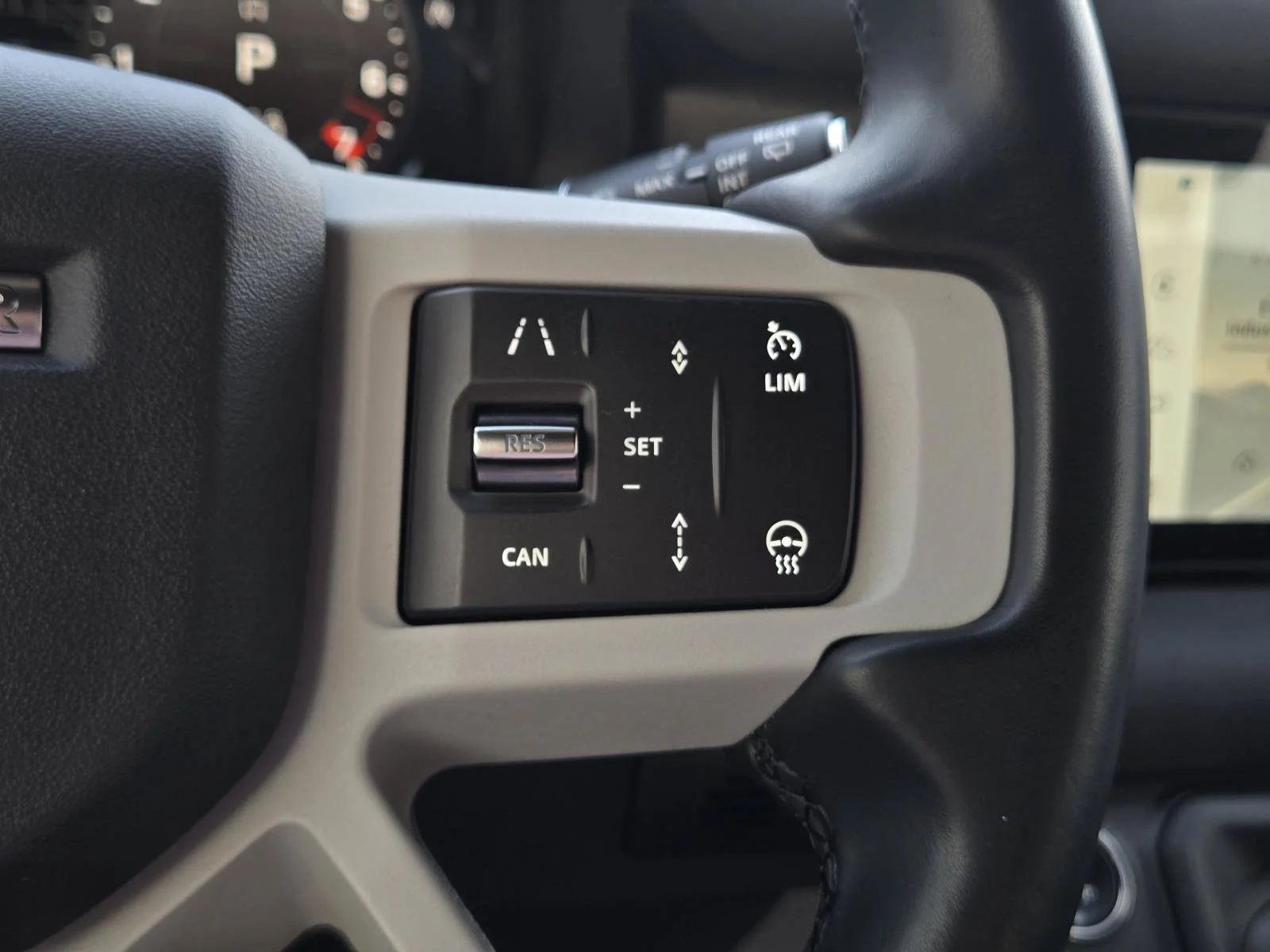 Certified Used 2023 Fuji White Land Rover SE image 13
