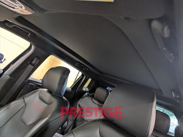 New 2026 Diamond Black Crystal Pearl-Coat Exterior Paint Jeep Trailhawk image 26