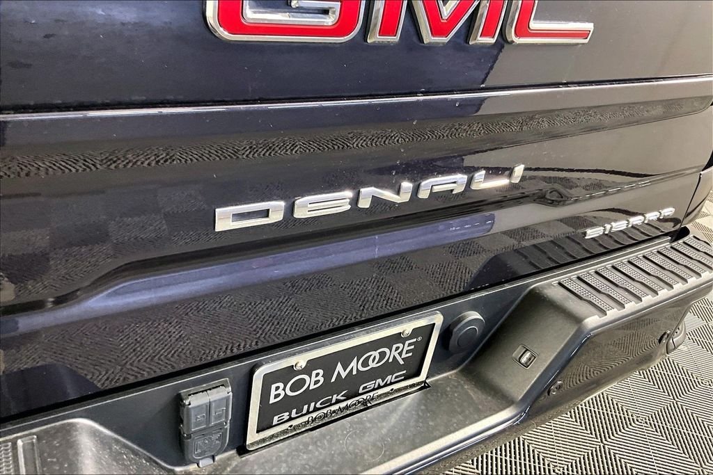 Used 2023 Silver GMC Denali image 22