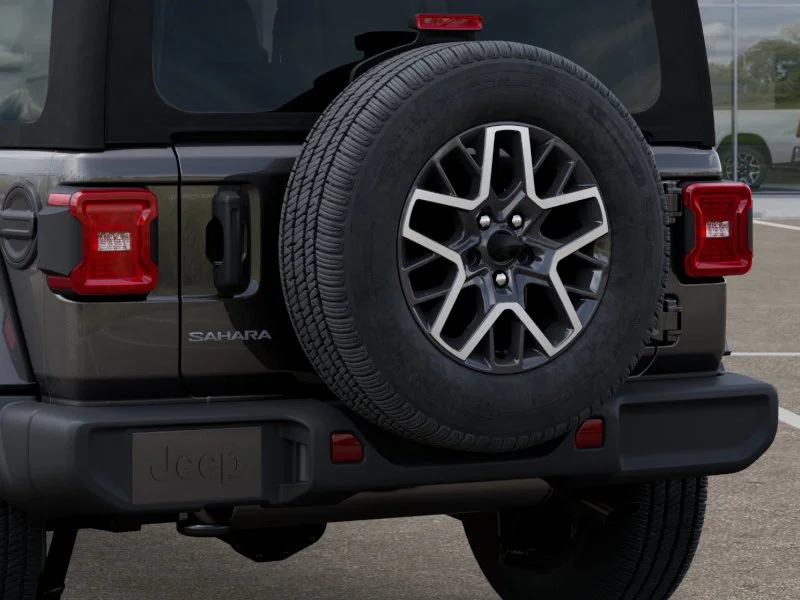 New 2025 Granite Crystal Metallic Clear-Coat Exterior Paint Jeep Sahara image 31