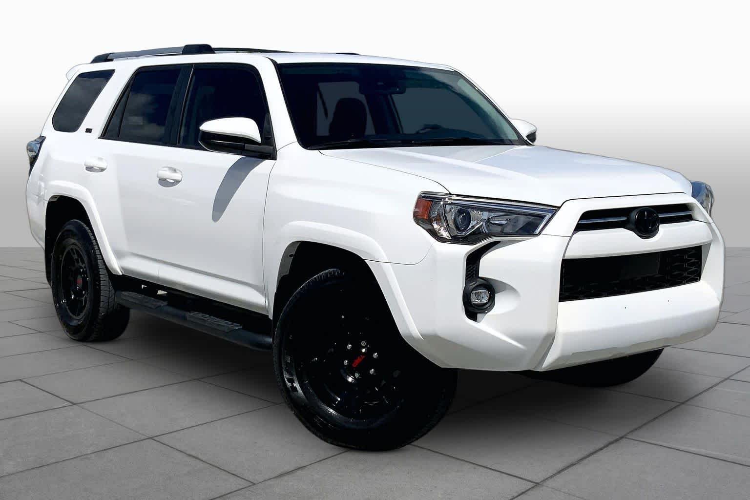 Used 2022 White Toyota SR5 image 3
