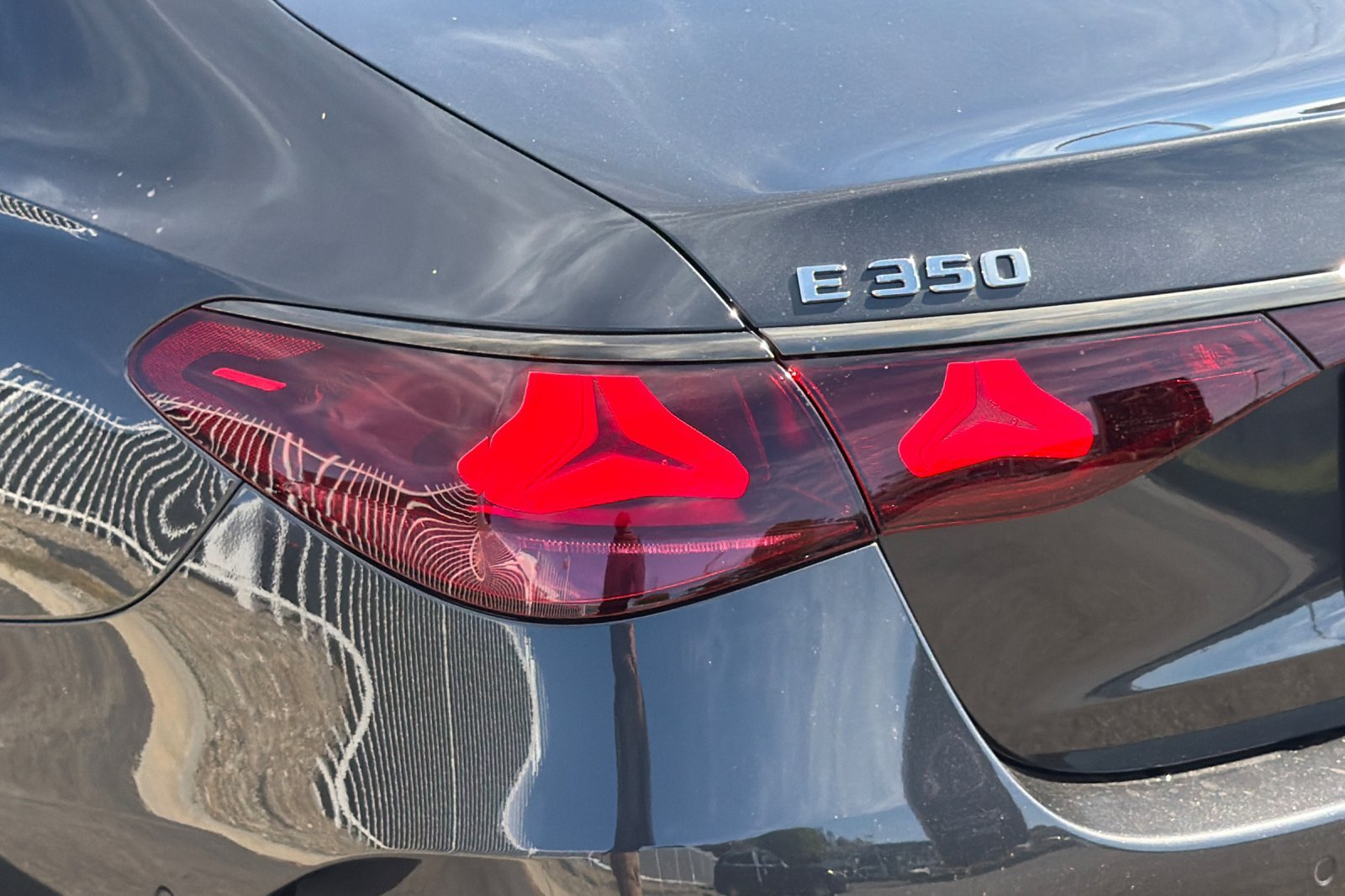 New 2027 Graphite Grey Metallic Mercedes-Benz E 350 image 16