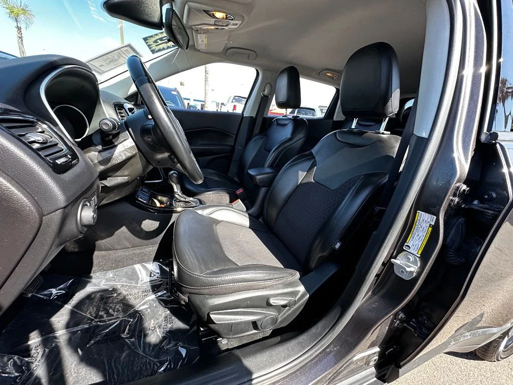 Used 2019 Gray Jeep Latitude image 22