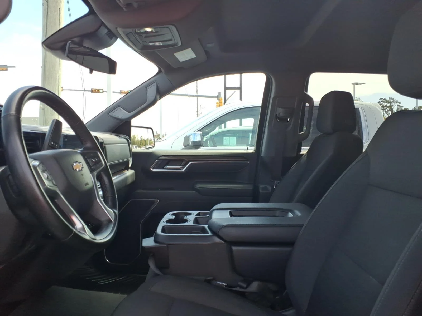 2025 Chevrolet Silverado 1500 LT - Photo 7