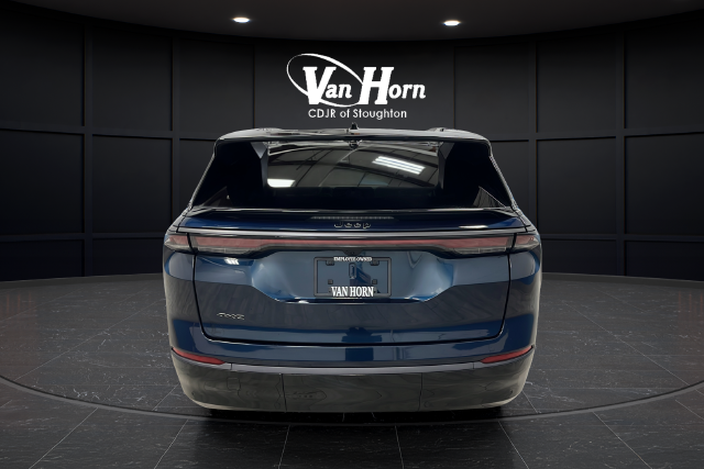 Used 2025 Fathom Blue Pearlcoat Jeep Limited image 6