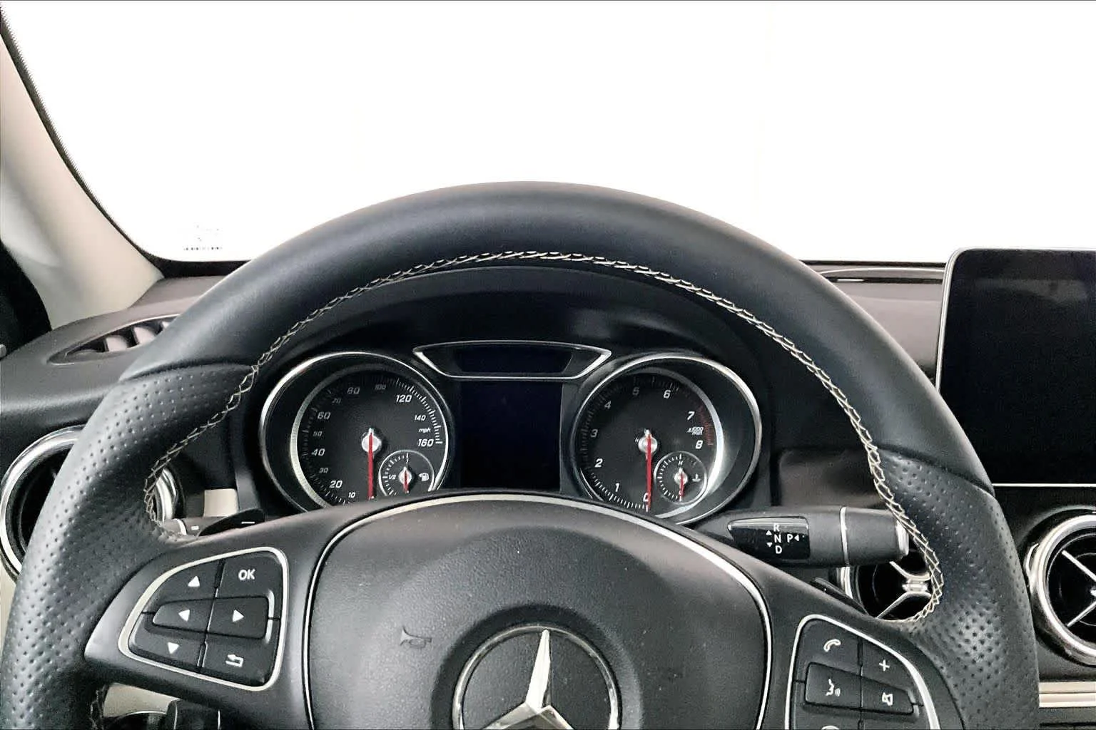 Used 2018 Polar White Mercedes-Benz GLA 250 image 26