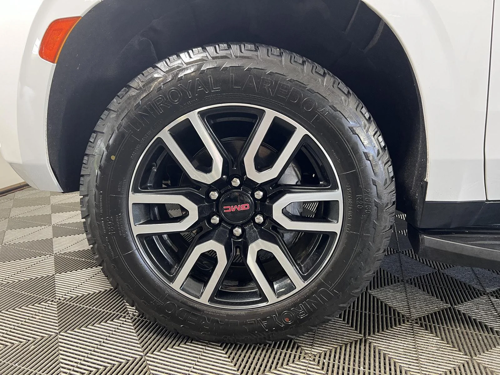 Used 2023 Summit White GMC AT4 image 36
