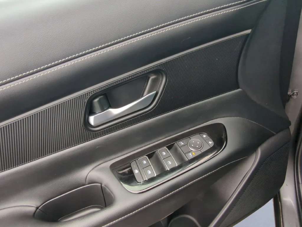 Used 2025 Gray Nissan SV image 11