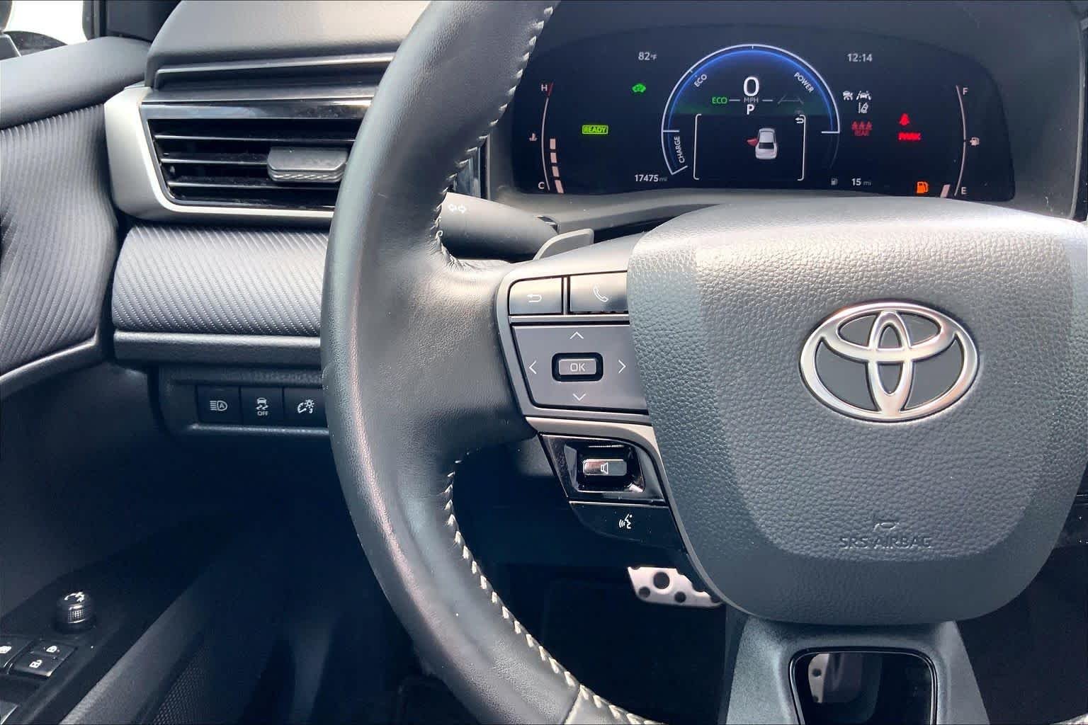 Used 2025 Ice Cap Toyota SE image 21