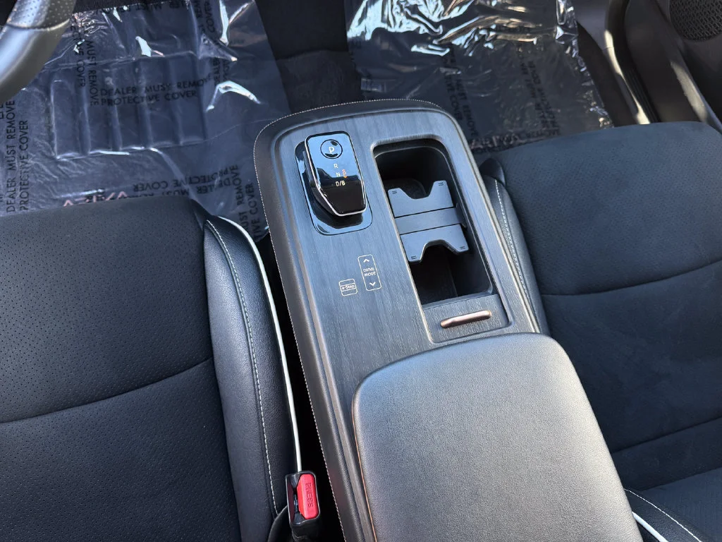 Used 2023  Nissan VENTURE+ image 27