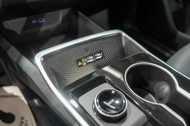 2027 Chevrolet Equinox LT - Photo 22