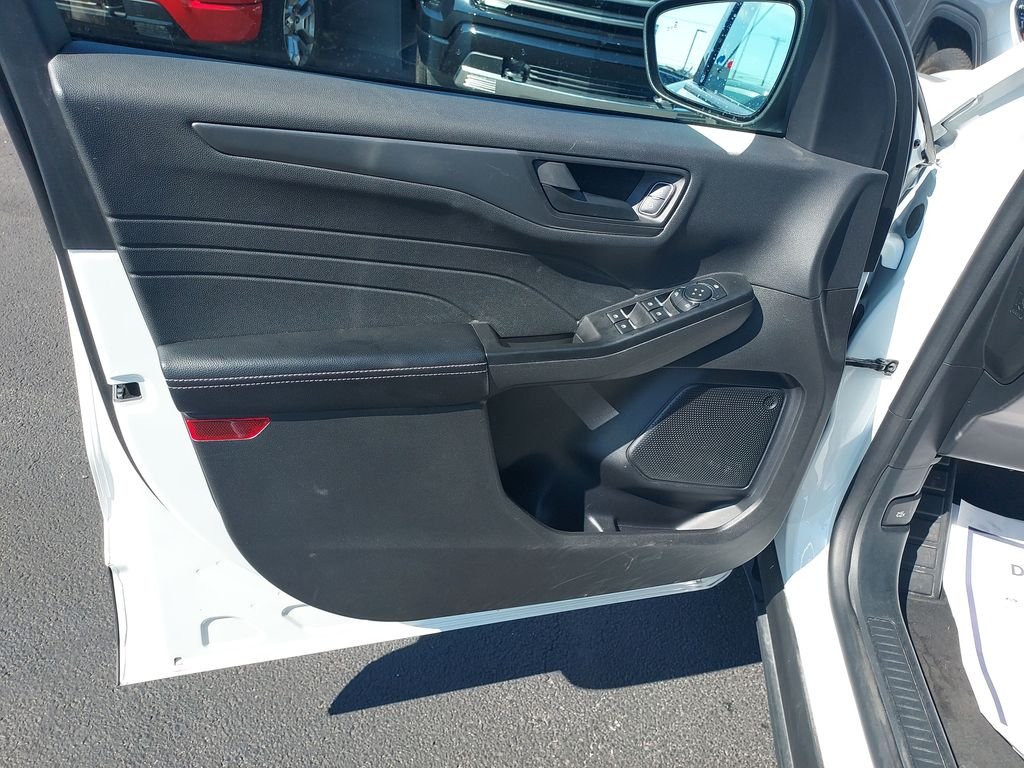 Used 2025 White Ford Active image 12