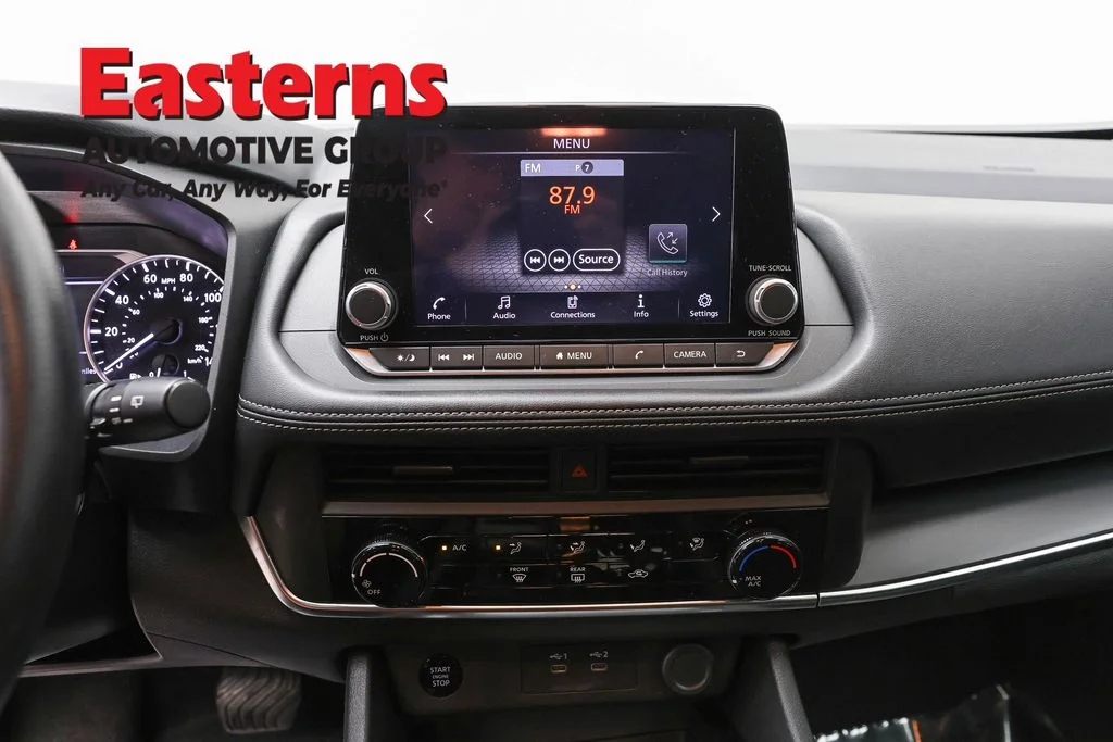 Used 2024 Silver Nissan S image 12