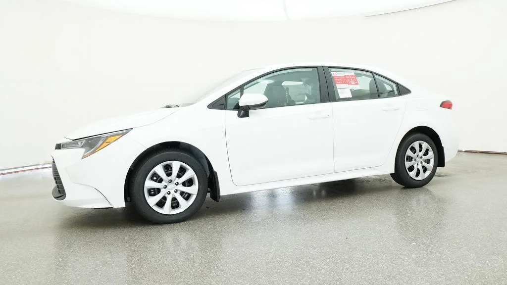New 2026 Ice Cap Toyota LE image 4
