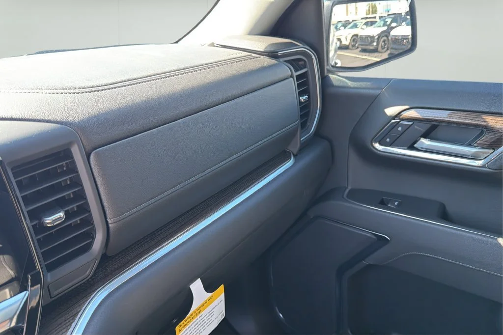 New 2026 Summit White Chevrolet LT (2FL) image 29