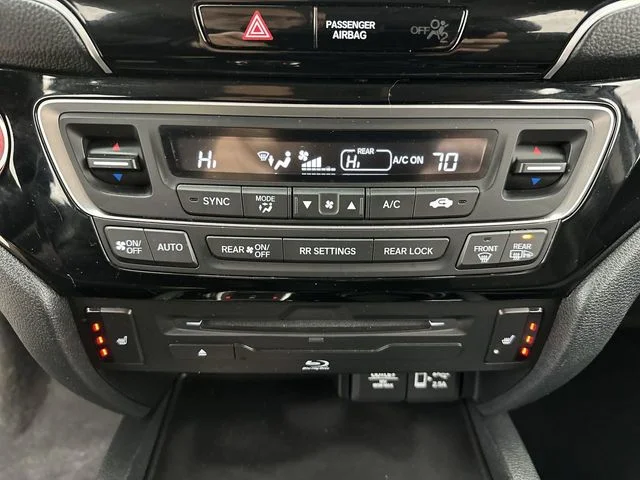 Used 2021 White Honda Touring image 19