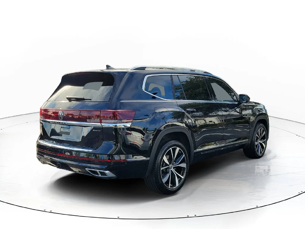 Used 2026  Volkswagen SEL Premium R-Line image 4