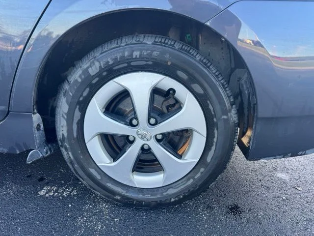 Used 2015 Gray Toyota Two image 11