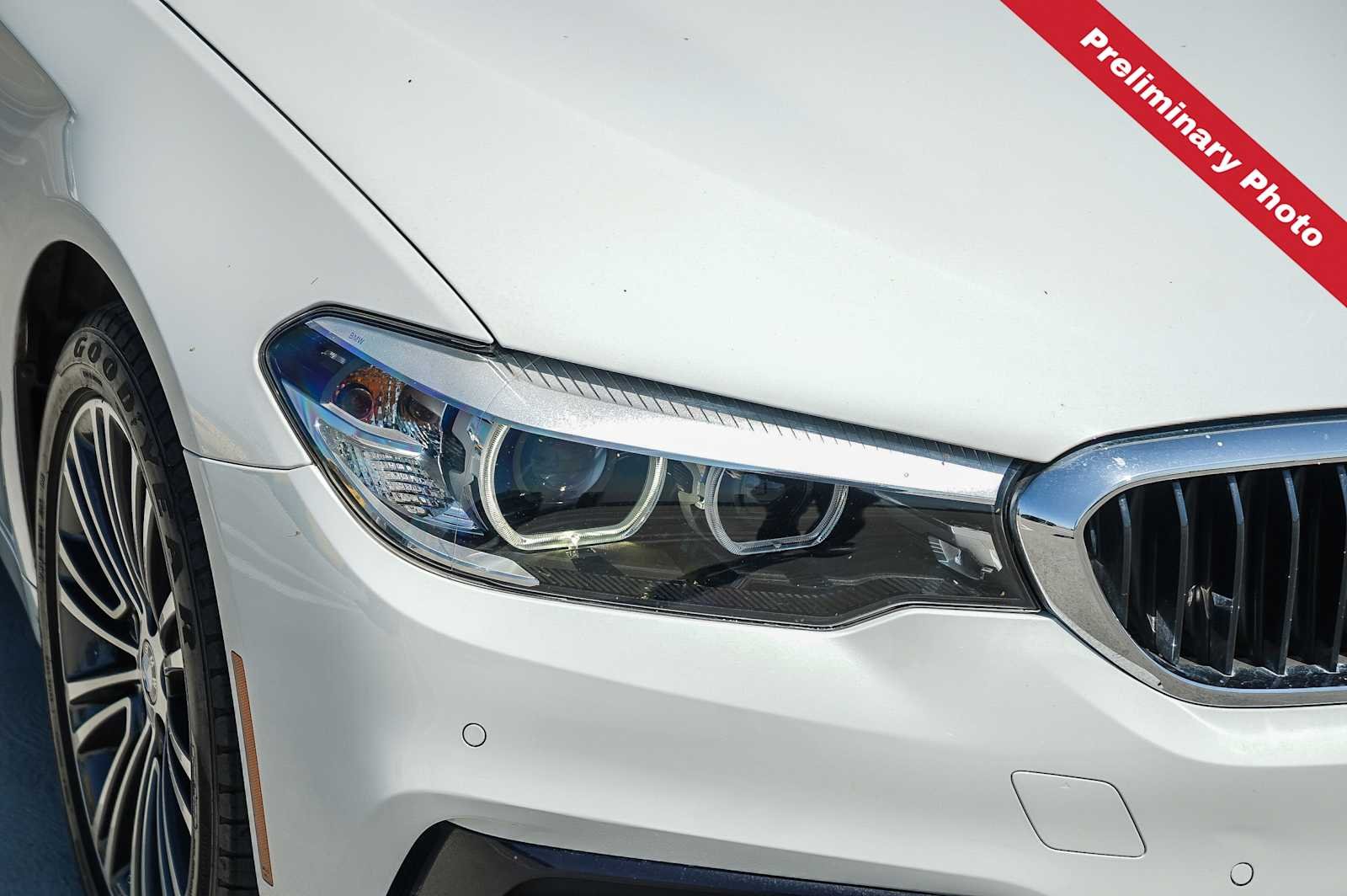Used 2019 Alpine White BMW 530i image 4