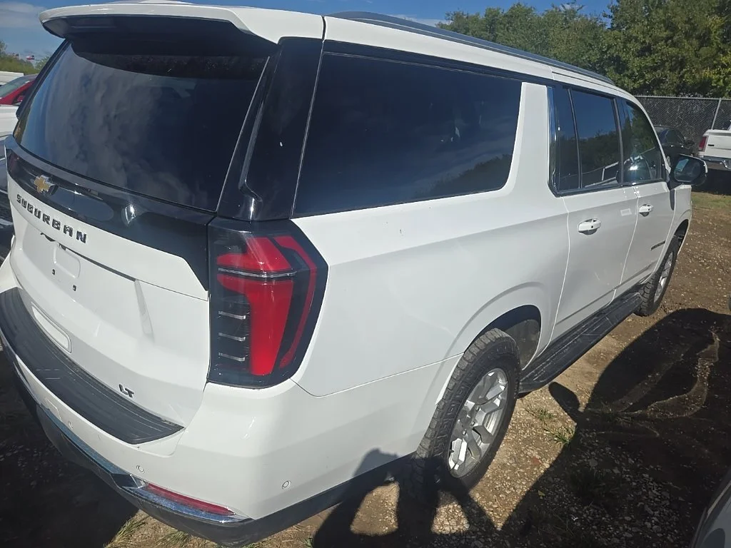 Used 2025 White Chevrolet LT image 4