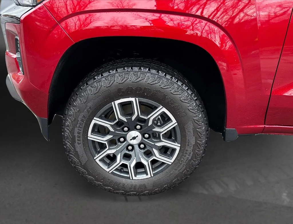 Used 2023 Red Chevrolet Z71 image 11