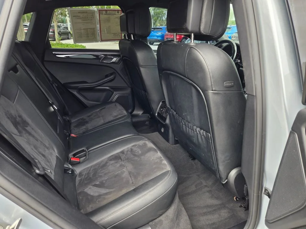 Used 2018 Silver Porsche  image 30