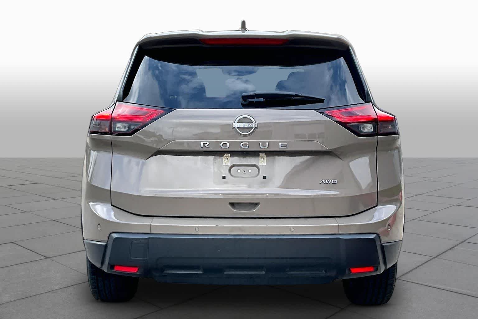 Used 2025 Baja Storm Metallic Nissan SV image 5