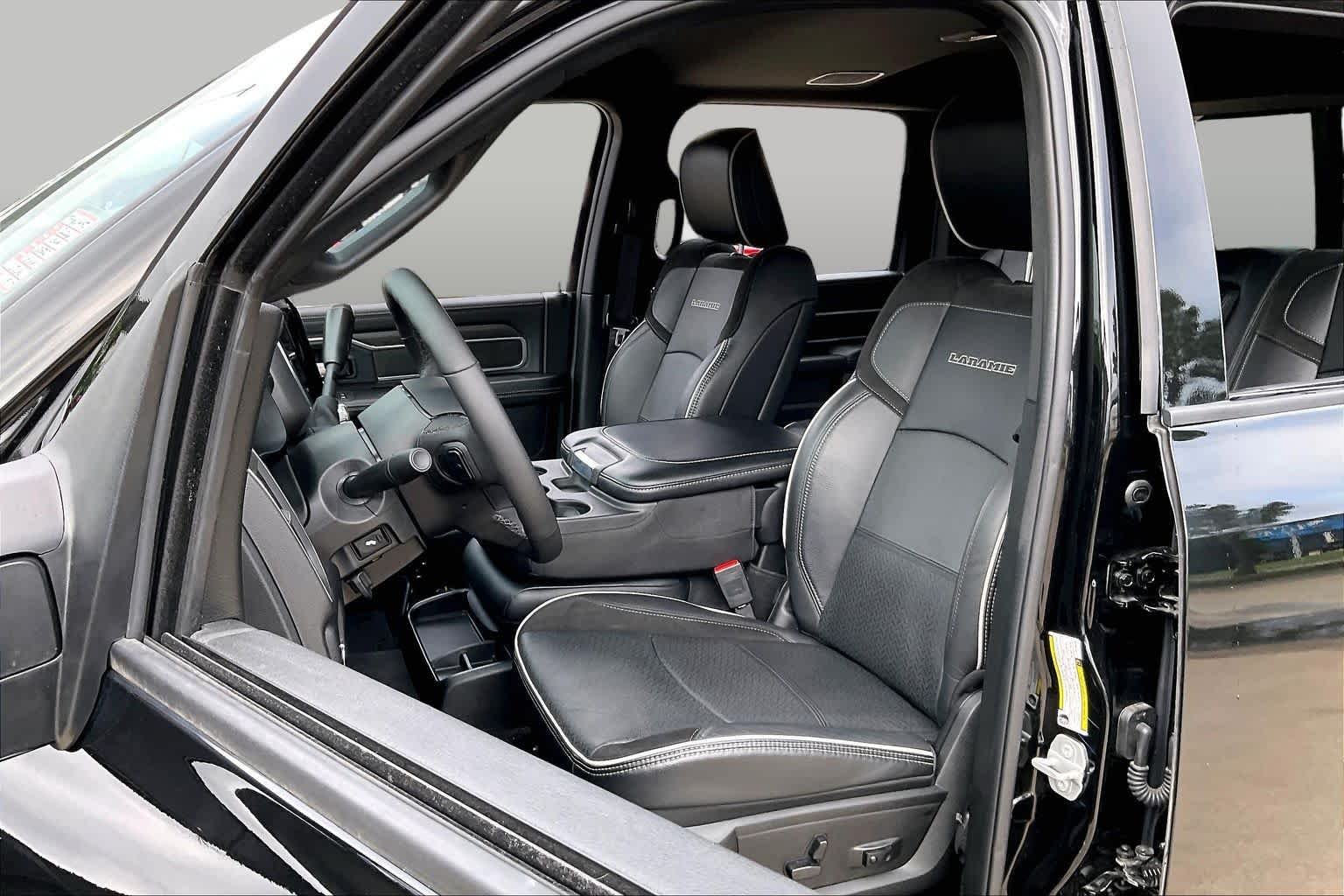 Used 2026 Diamond Black Crystal Pearlcoat Ram Laramie image 8