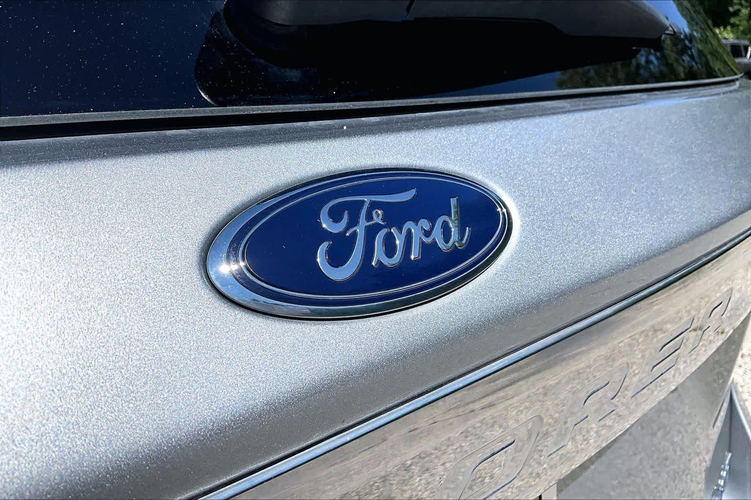 Certified Used 2023 Iconic Silver Metallic Ford XLT image 33