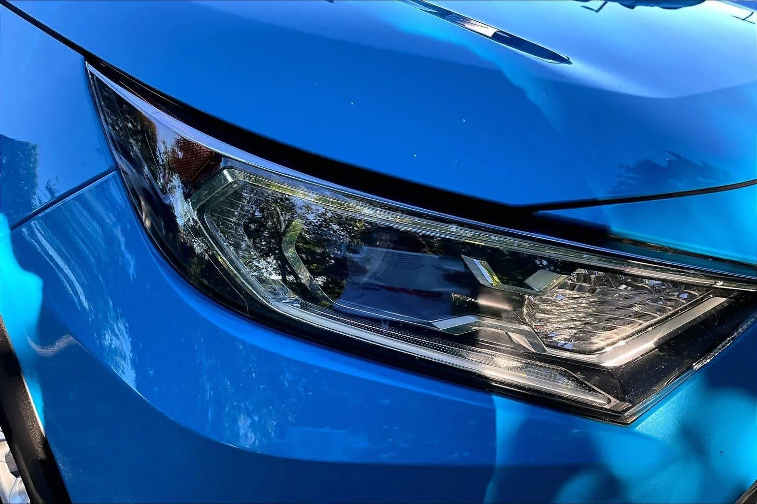 Used 2021 Blue Flame Toyota Hybrid XLE image 26