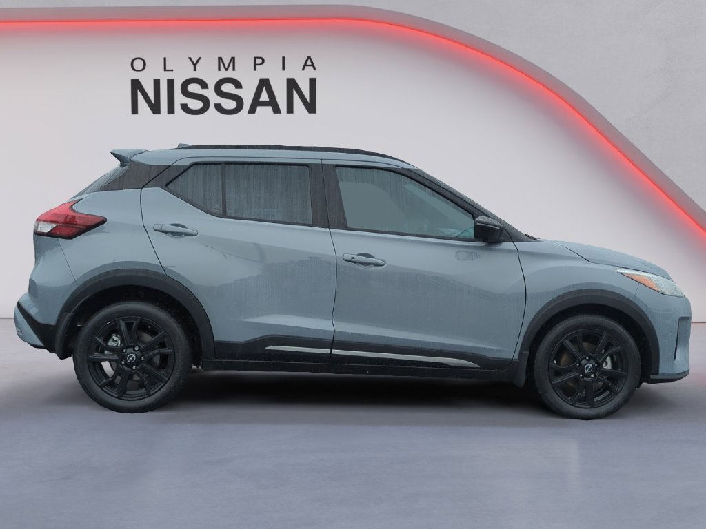 Used 2024 Gray Nissan SR image 7