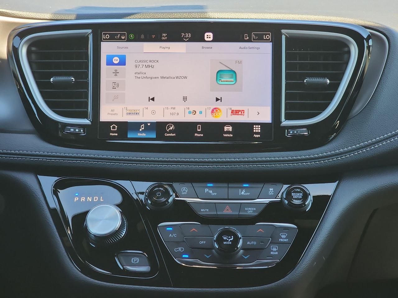 2026 Chrysler Pacifica Select - Photo 15